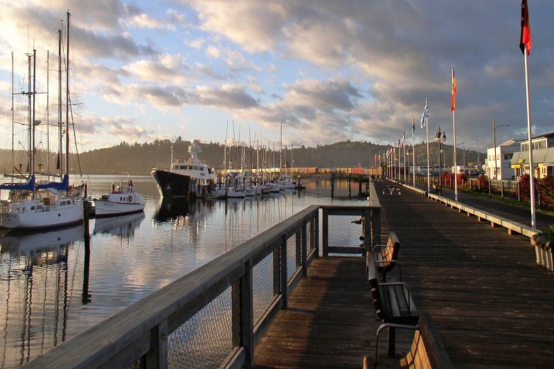 The inviting Boardwalk and public dock connects the city to the bay
